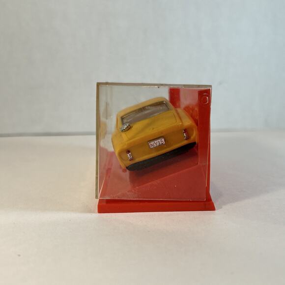 1960s Ideal Motorific Ferrari #9 Battery Operated Car w/ Original Display Case - Picture 4 of 16